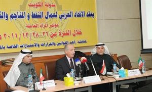 المتحدثون في مؤتمر المراة العربية العاملة