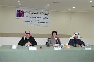 جاسم السعدون دعمر الطبطبائي خلال ندوة ماذا يريد الشباب من مجلس 2012 قاسم باشا