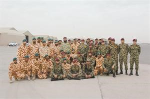 العميد الركن محمد الخضر والمقدم الركن خالد العبيدي مع ضباط وقوات قوة المغاوير بعد عودتهم من الاردن﻿