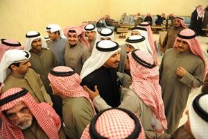 سعد الخنفور خلال استقباله الناخبين﻿