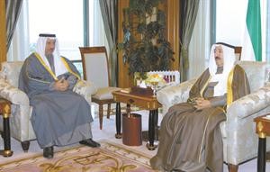 صاحب السمو الامير الشيخ صباح الاحمد مستقبلا سمو رئيس الوزراء الشيخ جابر المبارك﻿
