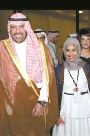 الاء الياقوت برفقة احمد الفهد في احد الانشطة الثقافية﻿
