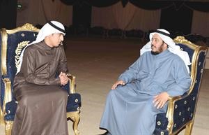 عمش الشمري يتحدث الى الزميل سلطان العبدان								سعود سالم﻿