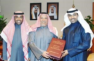 الشيخ علي الجراح خلال لقائه صلاح الظفيري