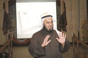 خالد مال الله متحدثا