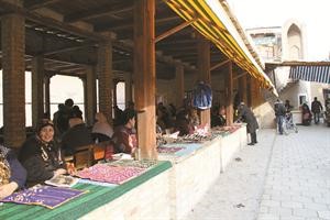 سوق الذهب المكشوف في بخارى