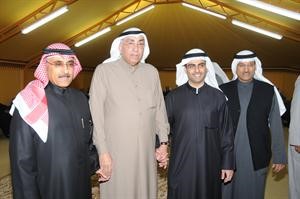 ممدوح الحساوي وقيس الغانم وعادل الطخيم في مقر العدساني
