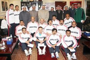 الشيخ دطلال الفهد متوسطا الحكام واعضاء مجلس ادارة الاتحاد