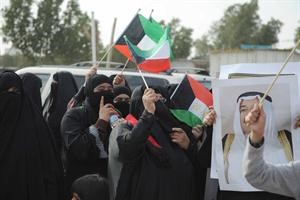 نساء شاركن في تظاهرة البدون﻿