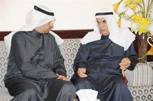 احمد السعدون في حوار مع خالد الطاحوس على هامش الاجتماع
