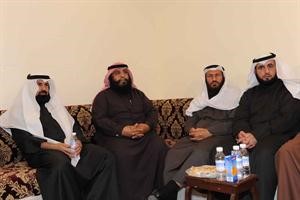 مرشحو الدائرة الرابعة فهيد الهيلم ومحمد هايف وخالد الشليمي خلال ندوة كويتيون بلا هوية