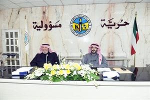 سعيد توفيقي وفيصل القناعي خلال المؤتمر 	محمد ماهر﻿