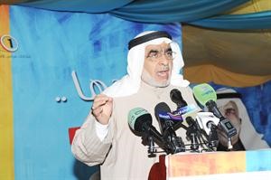 عدنان عبدالصمد متحدثا للحضور