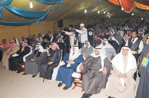 جانب من الحضور في مقر عبدالصمد ولاري