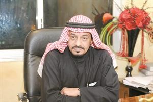المحامي فيصل العتيبي خلال المؤتمر الصحافي
