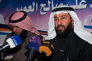 د علي العمير متحدثا خلال اللقاء المفتوح مع ناخبي الثالثة بديوان العجيل	حسين القريني﻿