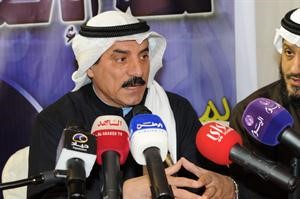 عبدالله المعيوف يتحدث خلال الندوة