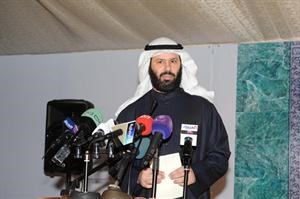 دفيصل المسلم متحدثا بمقر عبدالله الاحمد﻿