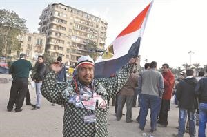 ومعتصم يرفع علم مصر في الميدان
