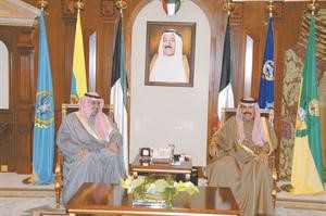 سمو نائب الامير وولي العهد الشيخ نواف الاحمد مستقبلا الشيخ احمد الفهد﻿