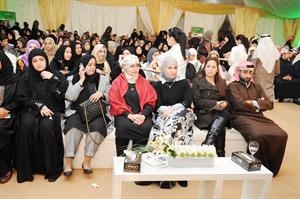 جانب من الحاضرات في مقر اليحيى