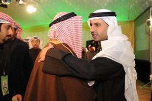 فيصل اليحيى مرحبا باحد الحضور