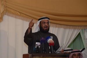 فلاح الصواغ متحدثا خلال افتتاح مقره خالد مكي