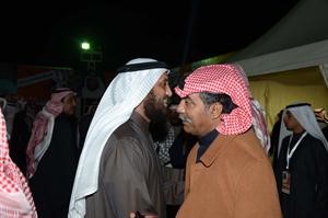 فلاح الصواغ مرحبا باحد الحضور