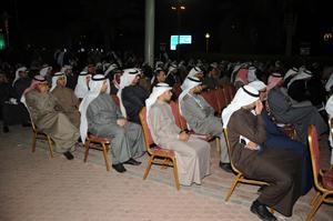 مواطنون من الدائرة الثالثة في افتتاح مقر الشايع