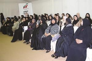 ناخبات الدائرة الثانية في مقر رياض العدساني﻿