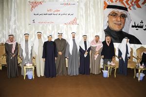 مرشح الدائرة الاولى صلاح خورشيد خلال استقباله عددا من الناخبين مساء اول من امس محمد ماهر