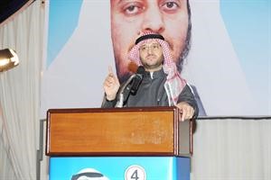 الاعلامي بركات الوقيان مقدما حفل الافتتاح

