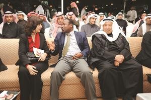 السفيرة الفرنسية ندى يافي ودشملان العيسى
