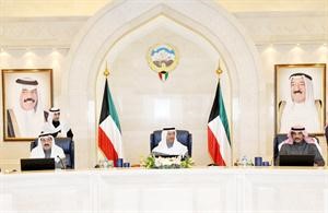 سمو رئيس الوزراء الشيخ جابر المبارك والشيخ احمد الحمود والشيخ صباح الخالد خلال جلسة المجلس