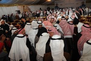 الحضور في مقر م عادل الخرافي﻿