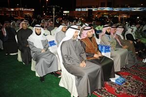 الحضور يستمعون لحديث السلطان