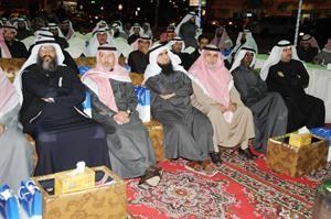 احمد الدعيج مع بعض الحضور
