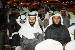 ناخبون في مقر السلطان والعميري
