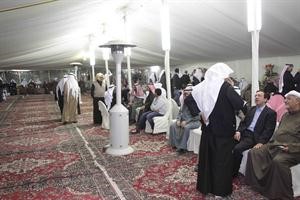 جمع من الحضور في المقر الانتخابي للمحامي جليل الطباخ﻿