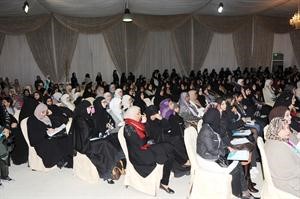 الحضور خلال ندوة عروب الرفاعي