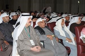 ديعقوب الرفاعي مع الحضور
