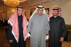 المقلد متوسطا نجليه احمد وفهد