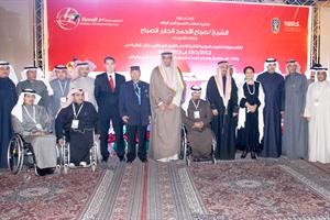 ممثل صاحب السمو الامير وزير الشؤون الاجتماعية والعمل ووزير الاوقاف ووزير الاسكان محمد النومس وفيصل الجزاف والشيخة شيخة العبدالله مع مسؤولي البطولة
