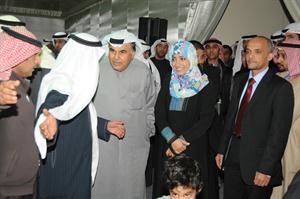 الزميل حسين عبدالرحمن مقدما توكل كرمان للمرشح عبدالله الملا﻿