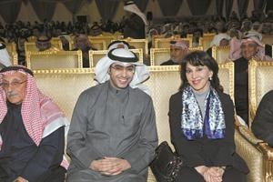 السفيرة الفرنسية ندى يافي والزميل احمد الفضلي﻿