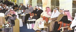 جانب من ناخبي الدائرة الثالثة في مقر الشايع