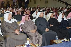 عبدالمطلب الكاظمي وخميس عقاب ودبدر الشريعان خلال افتتاح مقر انور الشريعان