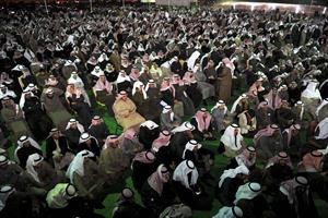 حضور حاشد في مقر مسلم البراك مساء امس الاول
