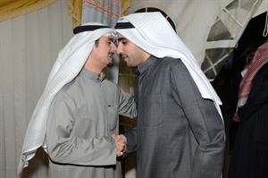 د علي جمال مرحبا باحد الناخبين