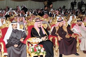 بن حثلين متوسطا الحضور﻿